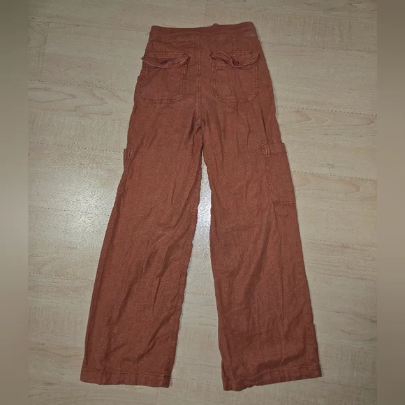 AE Dreamy Drape Linen-Blend Baggy Wide-Leg Cargo Pants Size: 000 - Picture 8 of 9